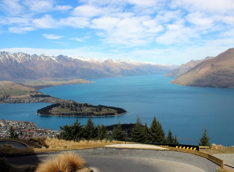 queenstown-2529295_1280.jpg